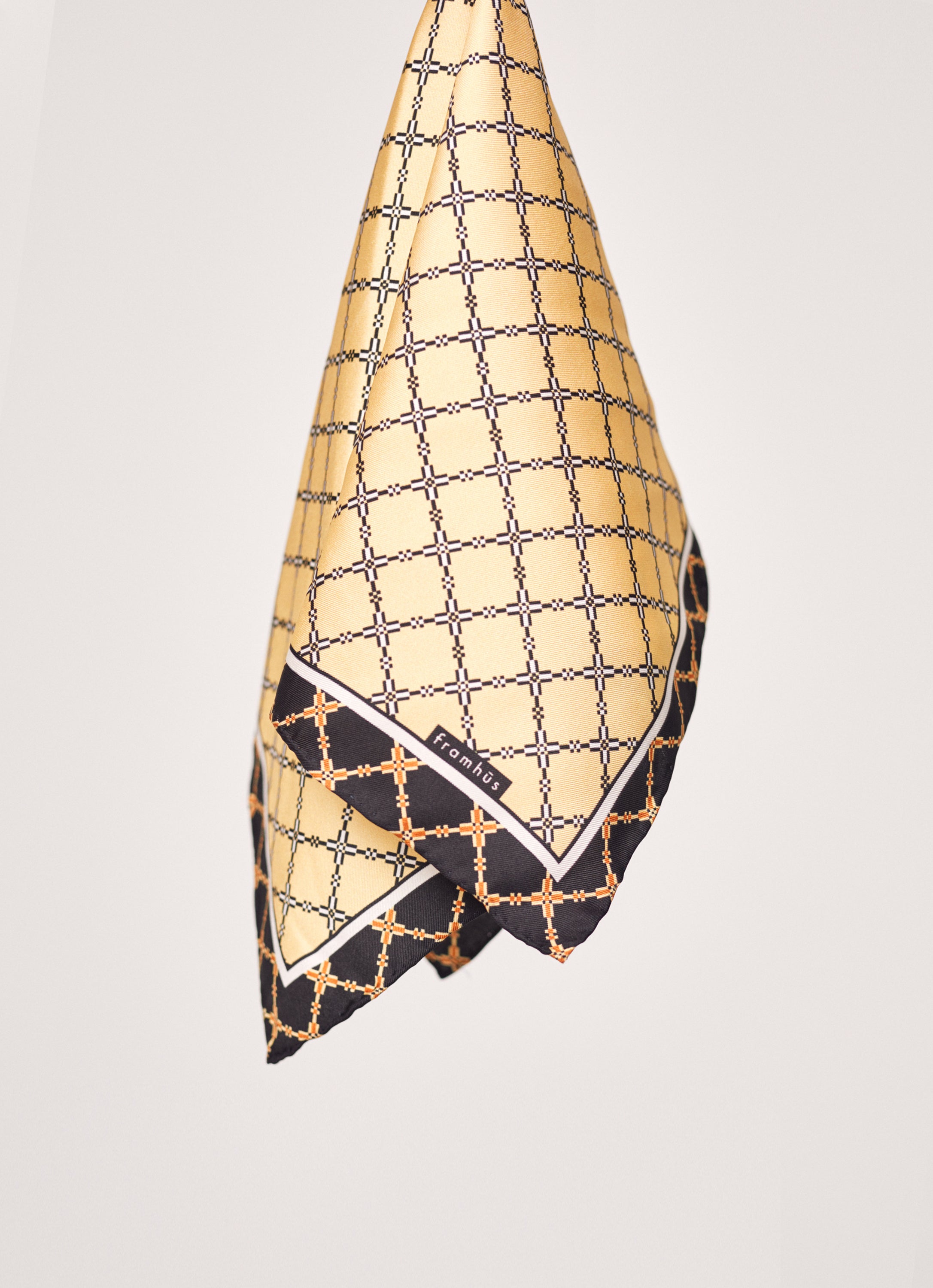 Nelly silk scarf - chamomile